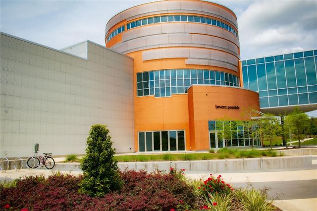 1017 SE 9 AVENUE, Gainesville, FL 32601