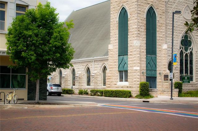 1017 SE 9 AVENUE, Gainesville, FL 32601