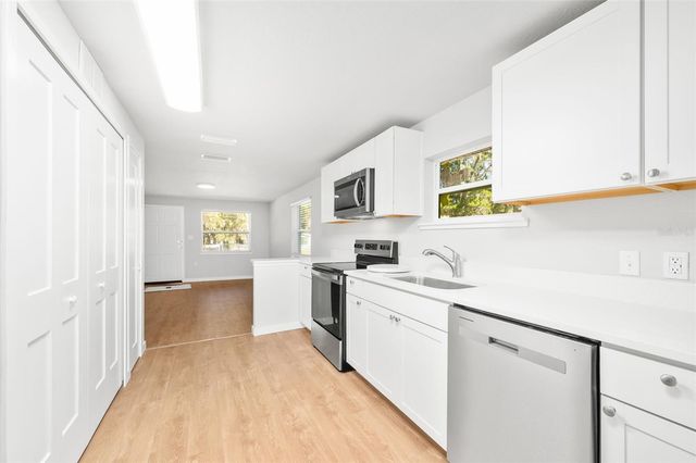 1017 SE 9 AVENUE, Gainesville, FL 32601