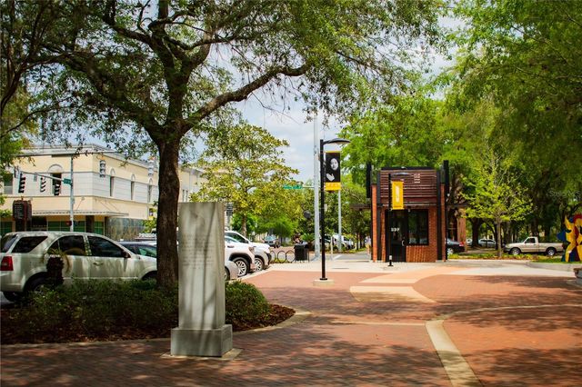 1017 SE 9 AVENUE, Gainesville, FL 32601