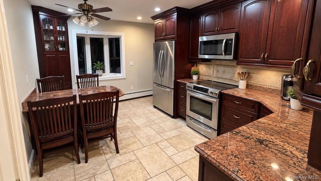 179 Nimbus Road, Holbrook, NY 11741 — photo 5