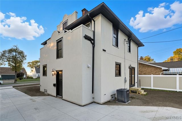 4763 Clifton Parkway, Hamburg, NY 14075