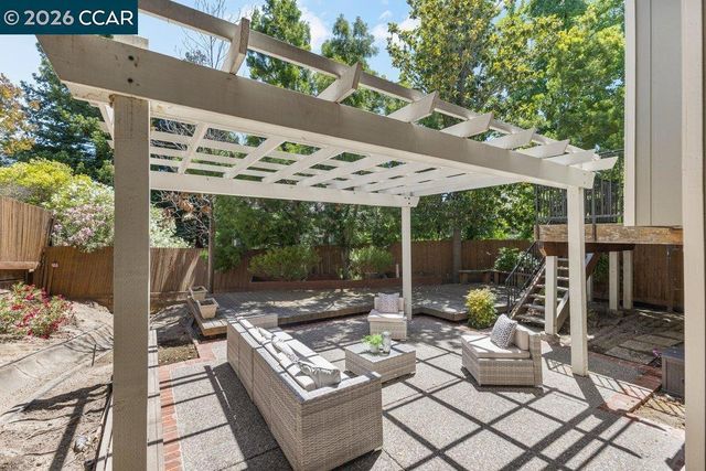 234 Hillcrest Ln, Pleasant Hill, CA 94523