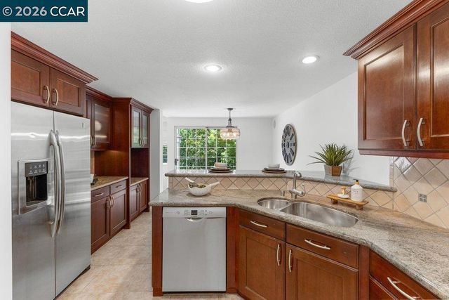 234 Hillcrest Ln, Pleasant Hill, CA 94523