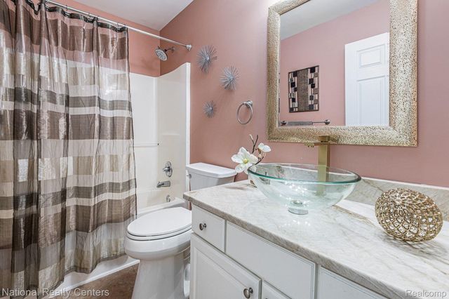 47115 Marina Drive, Van Buren Charter Township, MI 48111