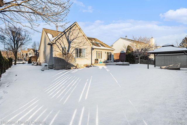 47115 Marina Drive, Van Buren Charter Township, MI 48111