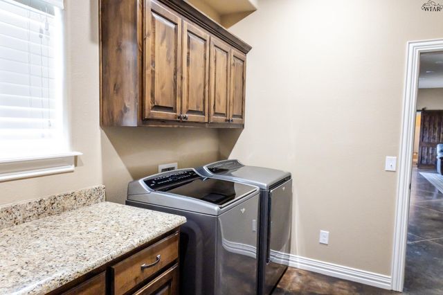 9118 HALL ROAD, Iowa Park, TX 76367