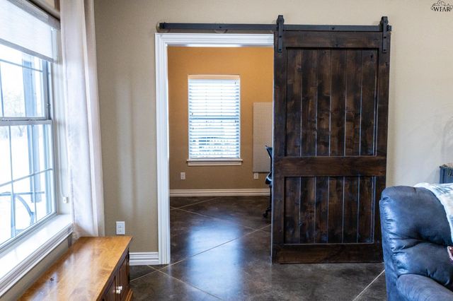 9118 HALL ROAD, Iowa Park, TX 76367