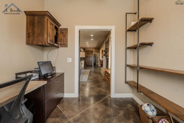 9118 HALL ROAD, Iowa Park, TX 76367