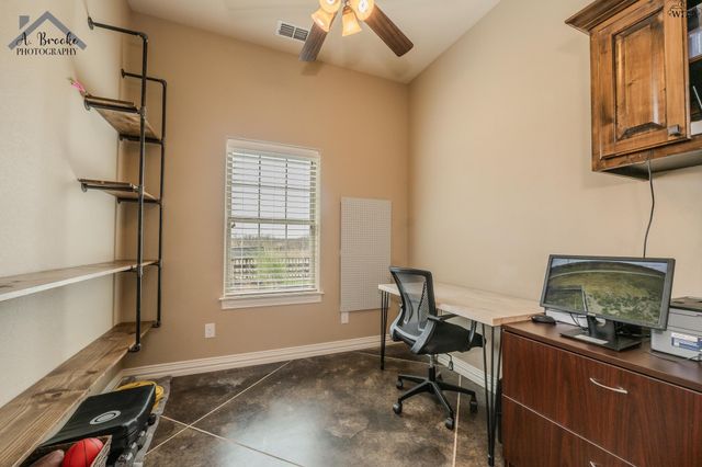 9118 HALL ROAD, Iowa Park, TX 76367