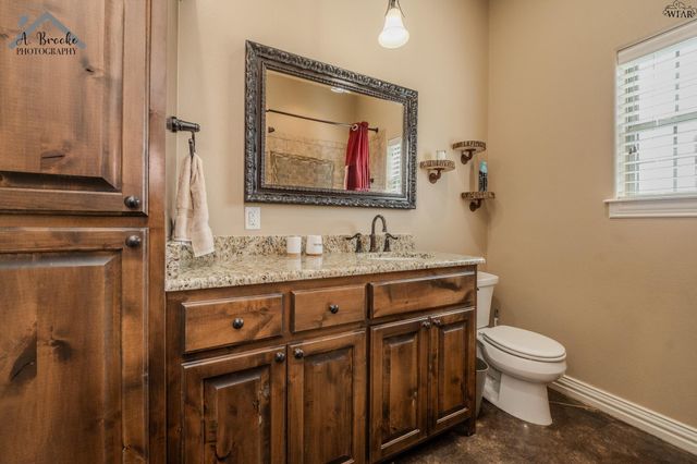 9118 HALL ROAD, Iowa Park, TX 76367