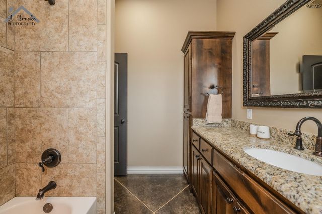 9118 HALL ROAD, Iowa Park, TX 76367