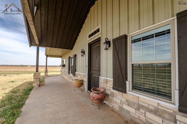 9118 HALL ROAD, Iowa Park, TX 76367