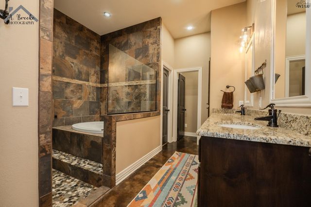 9118 HALL ROAD, Iowa Park, TX 76367