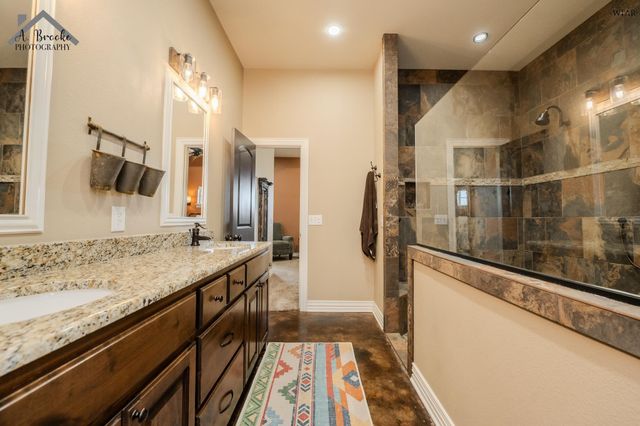 9118 HALL ROAD, Iowa Park, TX 76367