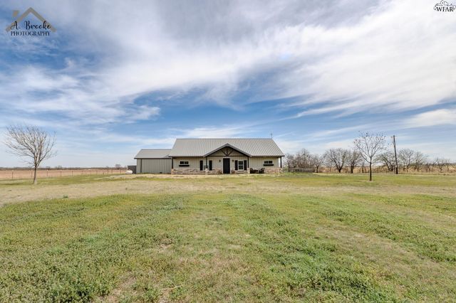 9118 HALL ROAD, Iowa Park, TX 76367