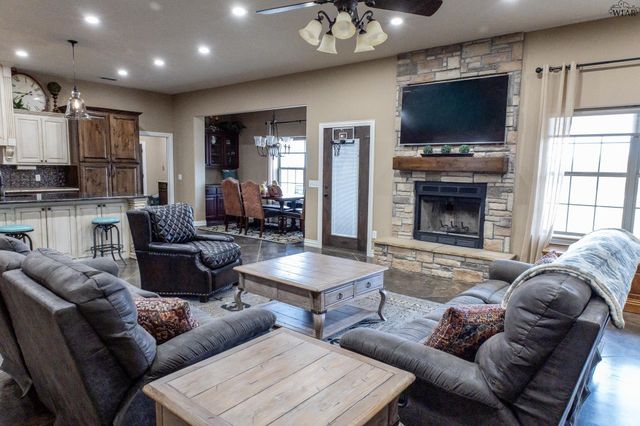 9118 HALL ROAD, Iowa Park, TX 76367