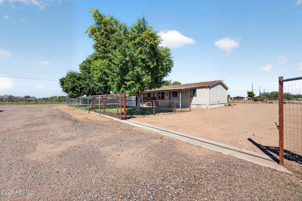 35081 N Tombstone Street, San Tan Valley, AZ 85140 — exterior