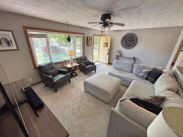 1616 Crestview Street, Janesville, WI 53546