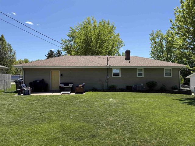 1616 Crestview Street, Janesville, WI 53546