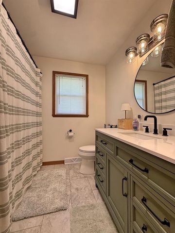1616 Crestview Street, Janesville, WI 53546