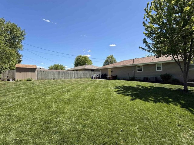 1616 Crestview Street, Janesville, WI 53546