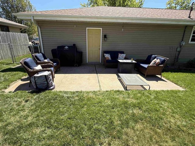 1616 Crestview Street, Janesville, WI 53546