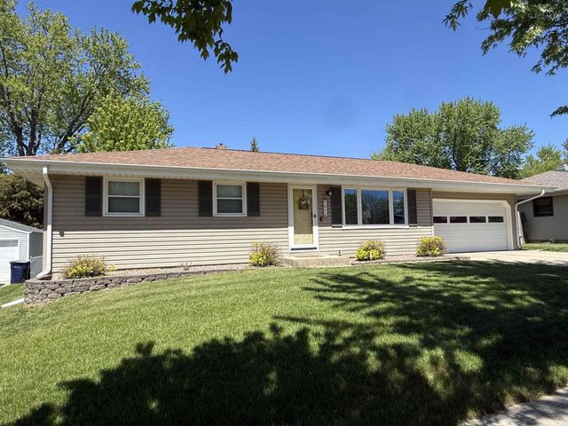 1616 Crestview Street, Janesville, WI 53546