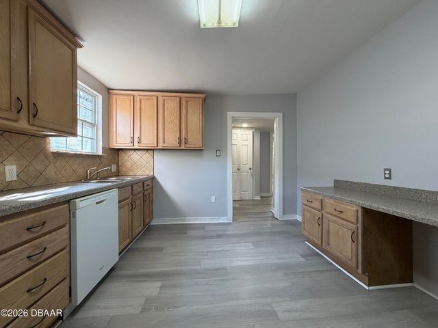 335 Maple Street, Daytona Beach, FL 32114