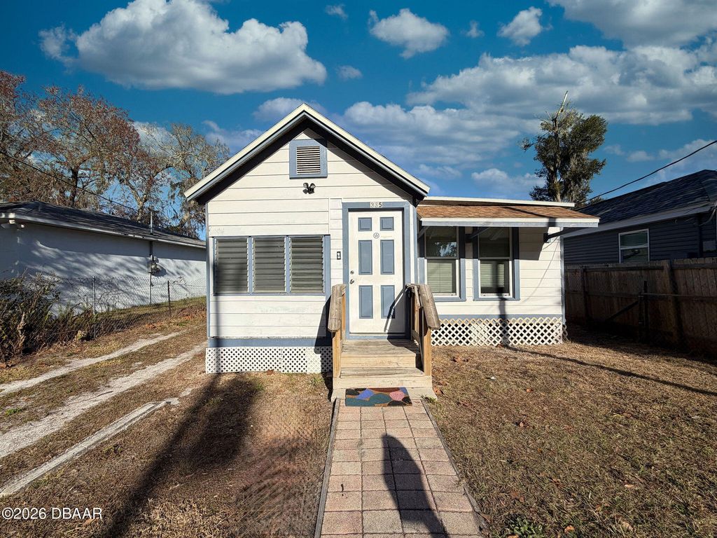 335 Maple Street, Daytona Beach, FL 32114