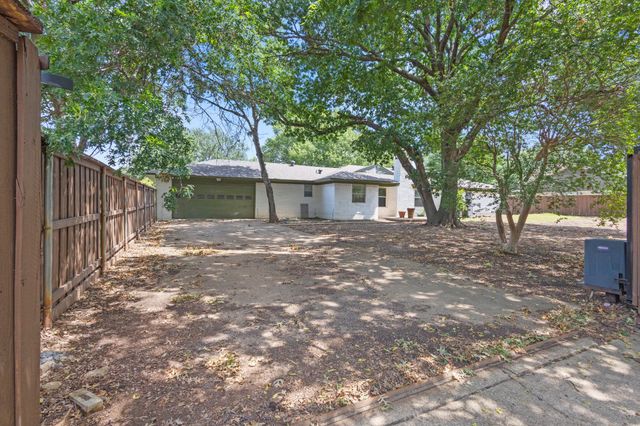 3908 Royal Lane, Dallas, TX 75229