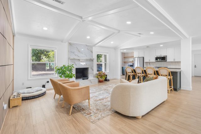 3908 Royal Lane, Dallas, TX 75229