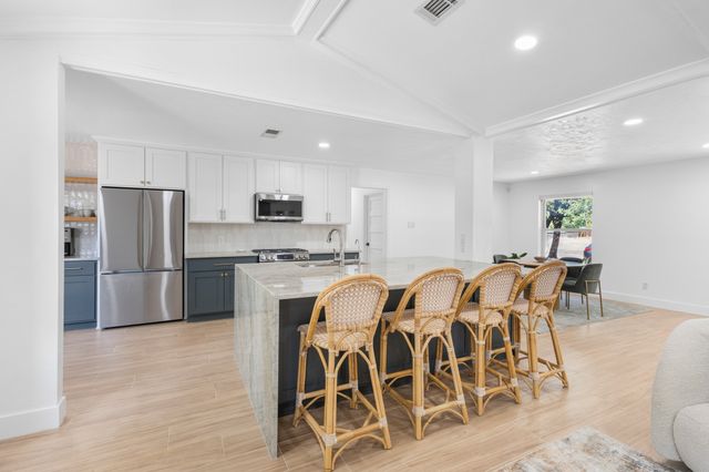 3908 Royal Lane, Dallas, TX 75229