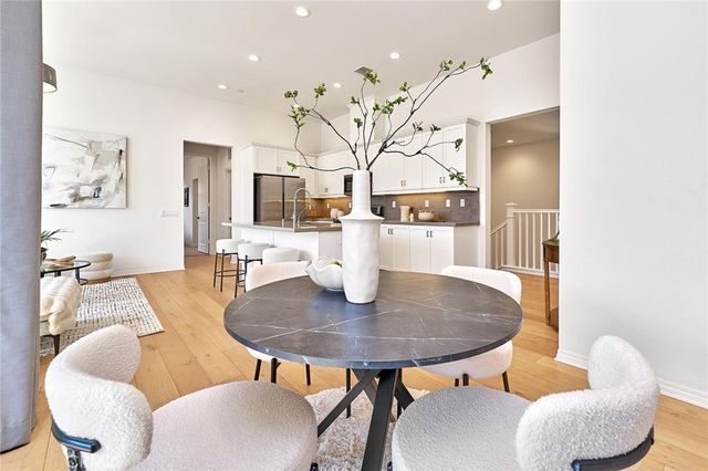 112 Parkwood, Irvine, CA 92620