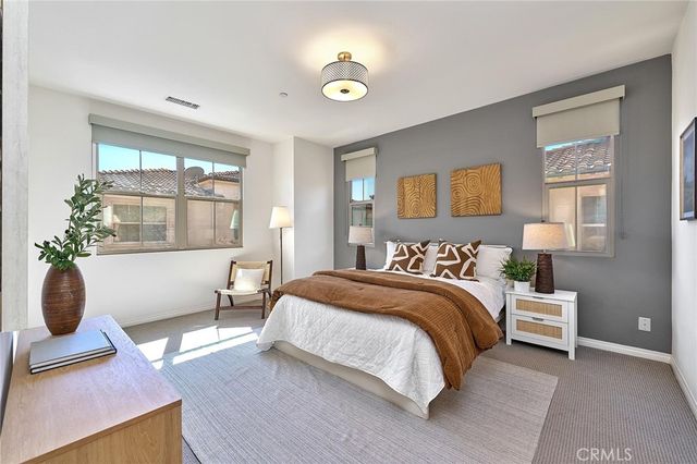 112 Parkwood, Irvine, CA 92620