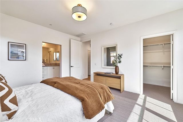 112 Parkwood, Irvine, CA 92620