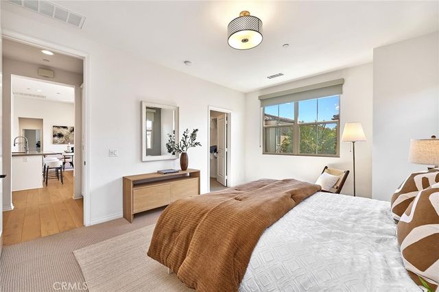 112 Parkwood, Irvine, CA 92620