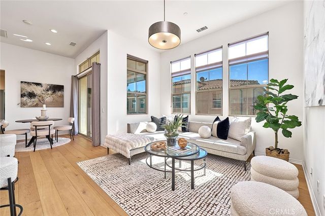 112 Parkwood, Irvine, CA 92620