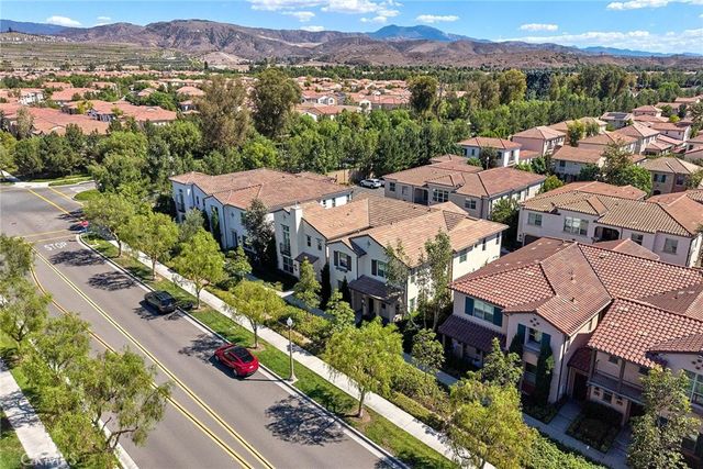 112 Parkwood, Irvine, CA 92620