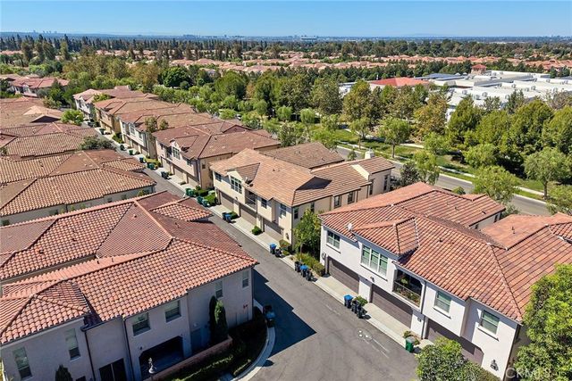 112 Parkwood, Irvine, CA 92620