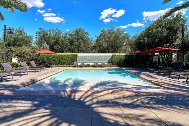 112 Parkwood, Irvine, CA 92620