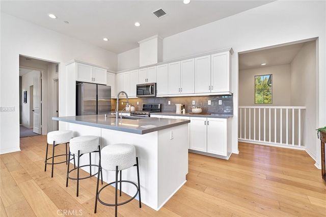 112 Parkwood, Irvine, CA 92620
