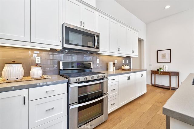 112 Parkwood, Irvine, CA 92620