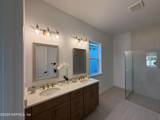 24 MAHOGANY Way, Palm Coast, FL 32164