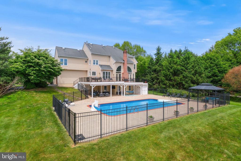 Image 10 of property listing at 14807 POPLAR HILL RD, Darnestown, MD 20874