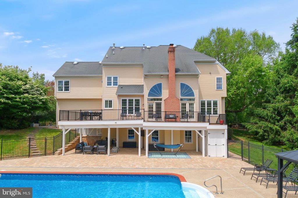 Image 13 of property listing at 14807 POPLAR HILL RD, Darnestown, MD 20874