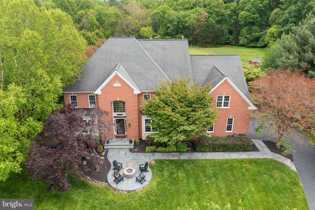 Image 23 of property listing at 14807 POPLAR HILL RD, Darnestown, MD 20874