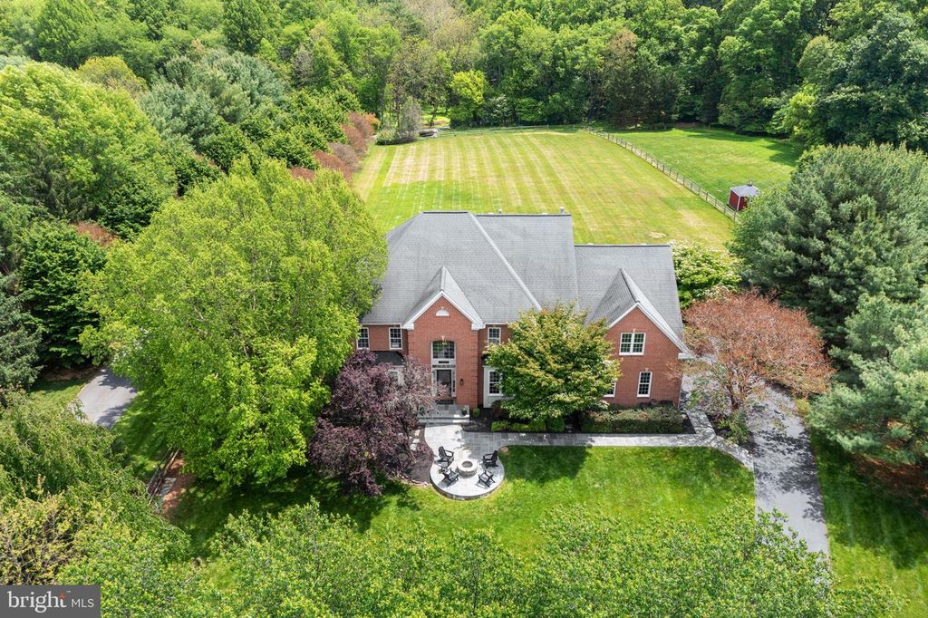 Image 3 of property listing at 14807 POPLAR HILL RD, Darnestown, MD 20874