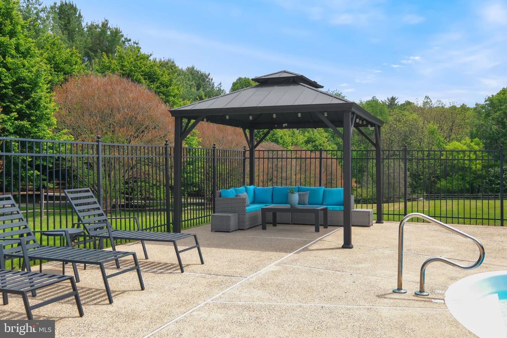 Image 31 of property listing at 14807 POPLAR HILL RD, Darnestown, MD 20874
