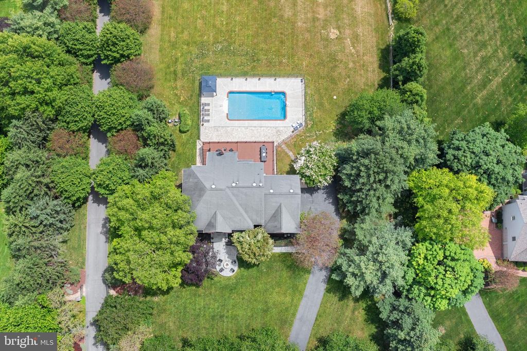 Image 5 of property listing at 14807 POPLAR HILL RD, Darnestown, MD 20874